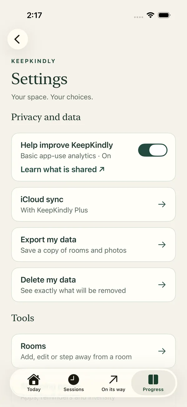 KeepKindly privacy settings: analytics switch, iCloud sync, export and delete my data